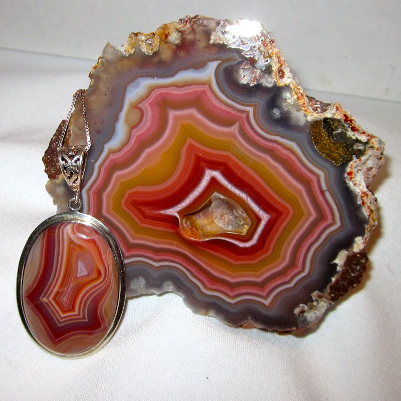 agates1header.jpg